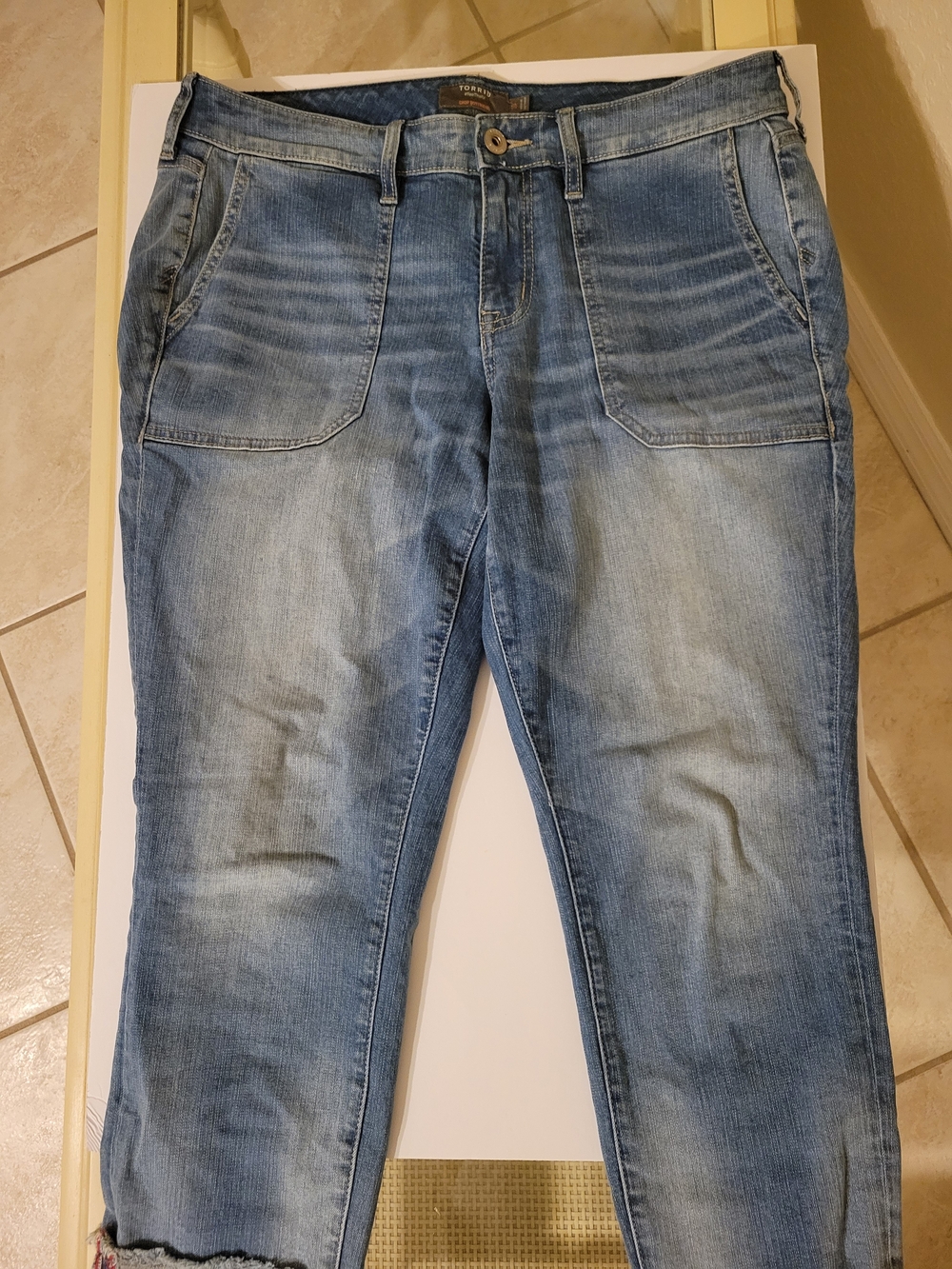 torrid Light Wash Boyfriend Crop Stretch Jeans for Women Size 10